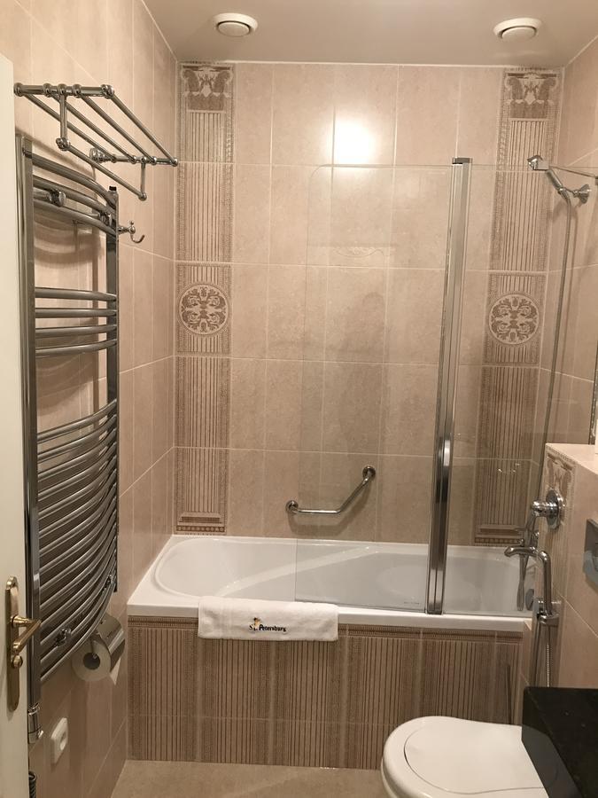 Saint Petersburg Hotel 3*