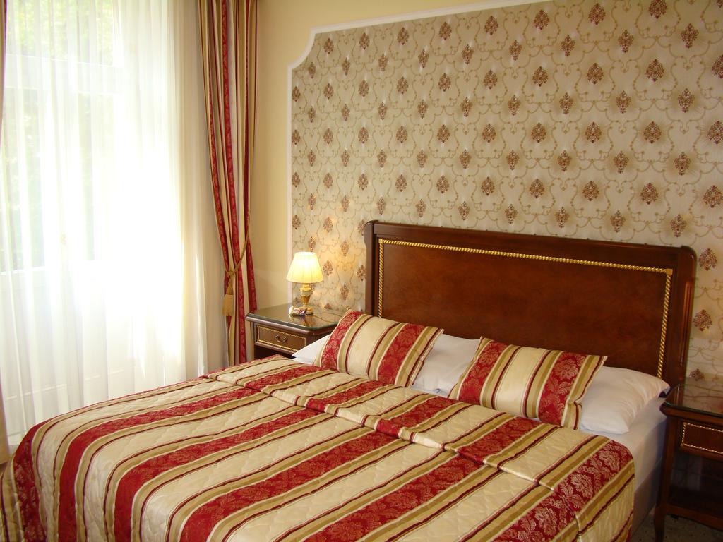 Saint Petersburg Hotel