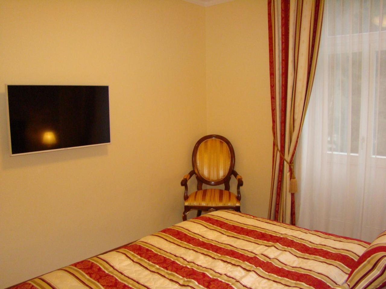 Saint Petersburg Hotel 3*